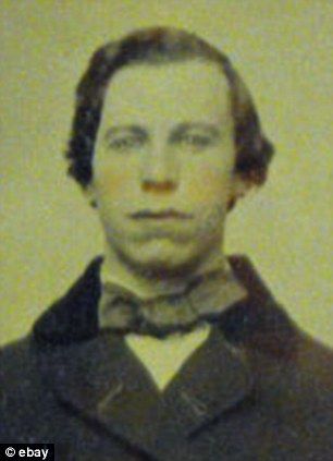 Reinkarnace Johna Travolty z roku 1860
