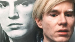 Před 25 lety zemřel muž, který změnil nejen výtvarné umění. To je Andy Warhol