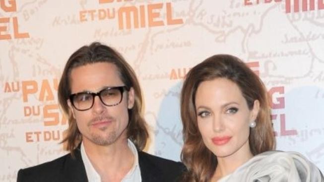 Brad Pitt a Angelina Jolie se zasnoubili. Oficiálně potvrzené