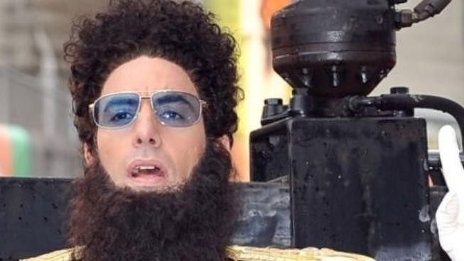 Sasha Baron Cohen se projížděl v Cannes na velbloudovi