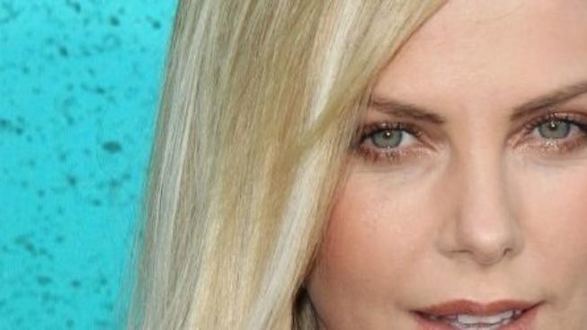 Charlize Theronová si oholila hlavu kvůli roli