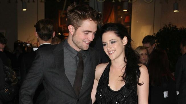 Pattinson zakazuje Kristen internet Robert Pattinson a Kristen Stewart