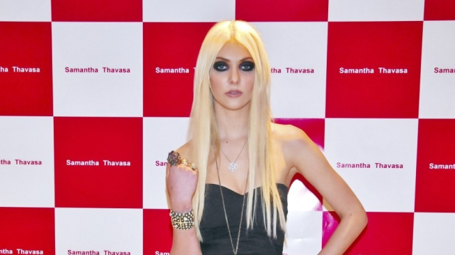 Nestydatá Taylor Momsen odhalila v novém klipu vše