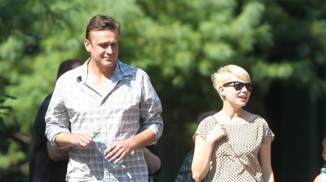 Michelle Williams a Jason Segel už bydlí spolu