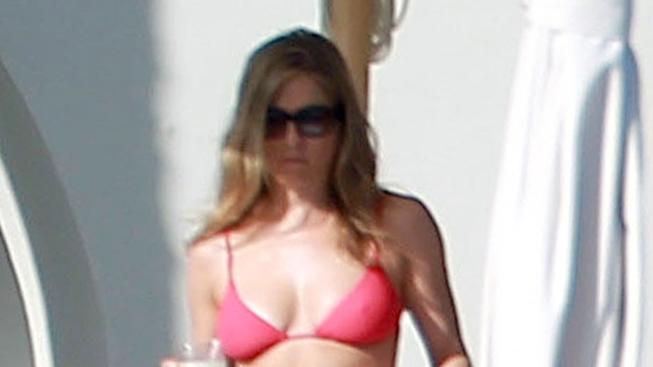 Jennifer Aniston strávila Vánoce v plavkách Jennifer Aniston