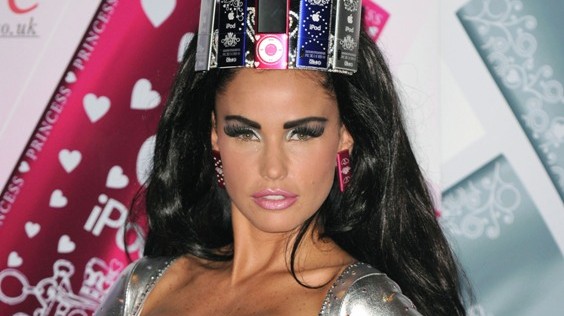 Silikonová sexbomba Katie Price otěhotněla teprve měsíc od svatby