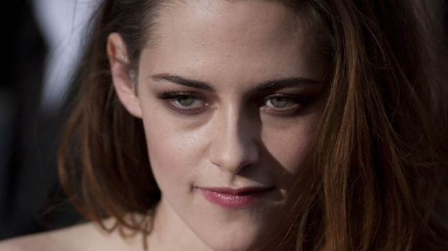 Nezdary Kristen Stewart: Nejhorší herečka roku přišla na Oscary sama a o berlích