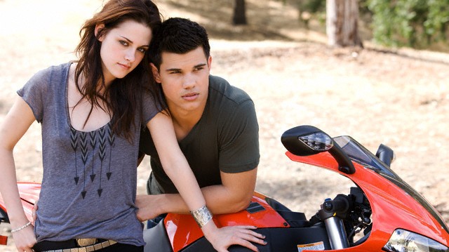 Kristen Stewart a Taylor Lautner řádili v klubu Trobadour