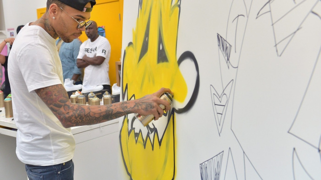 Chris Brown: Tvorbou graffiti vydělává peníze na charitu