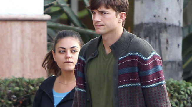 Mila Kunis a Ashton Kutcher bydlí v Londýně vedle parkoviště pro voyeury!