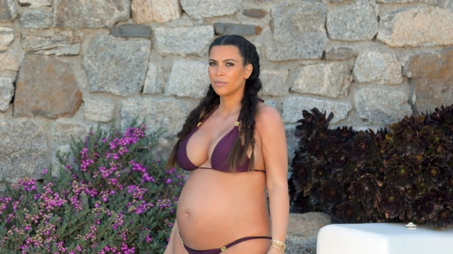 Milionářka Kim Kardashian: Její bratranec žije jako Borat!