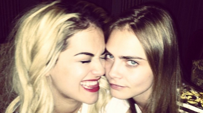 Rita Ora a Cara Delevingne plánují vlastní oděvní značku