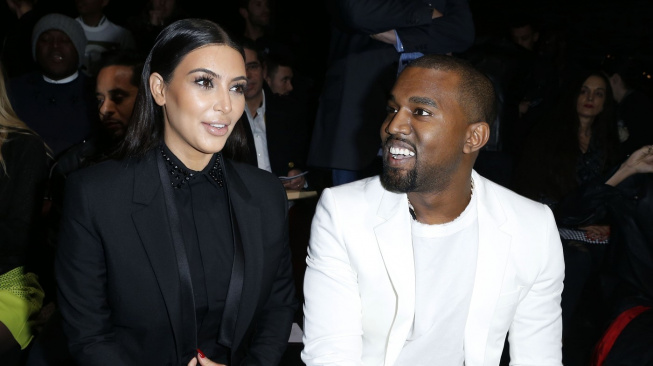 Nejdříve dítě a potom svatba! Kanye West požádal konečně Kim Kardashian o ruku!