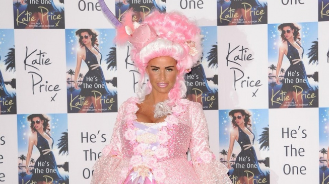 Co je to za strašidlo? Katie Price si vyšla v otřesném modelu!