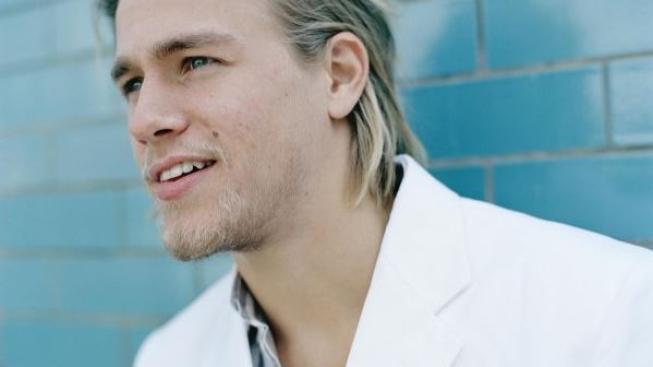 Proč? Sexy Charlie Hunnam náhle odmítl hlavní roli v Padesáti odstínech šedi