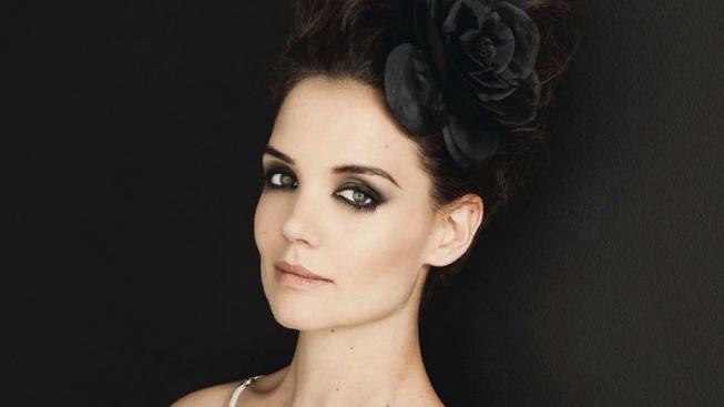 Svobodná Katie Holmes ? Točí se kolem ní jeden z nejvíce sexy mužů planety!