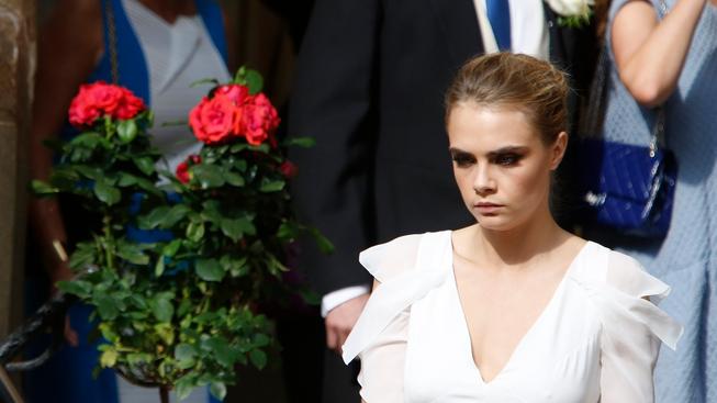 Cara Delevingne se pochlubila novým tetováním