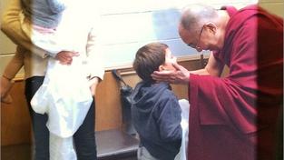 Magický okamžik: Syn Gisele Bündchen dostal požehnání od dalajlamy