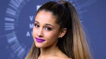 Ariana Grande je hlavní tváří letošních American Music Awards