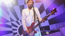 Poslední turné Klaxons: v Praze kapele tleskala i Keira Knightley