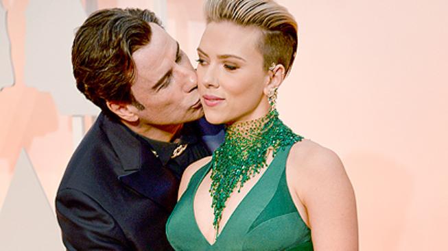 Oscaři 2015: Scarlett Johansson se zastala Johna Travolty