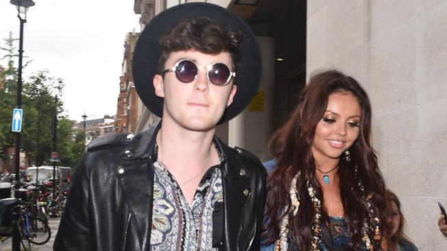 Další hvězdná svatba na obzoru: Jesy Nelson a Jake Roche se zasnoubili