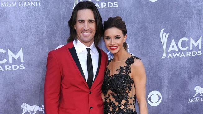 Jake Owen se rozvádí se svou krásnou ženou Lacey