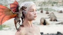 Představitelka Daenerys Targaryen: 'Sexuální scény by měly být jemnější!'