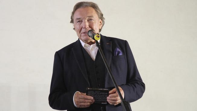 Karel Gott kvůli chemoterapii přišel o vlasy a špatně se mu mluví