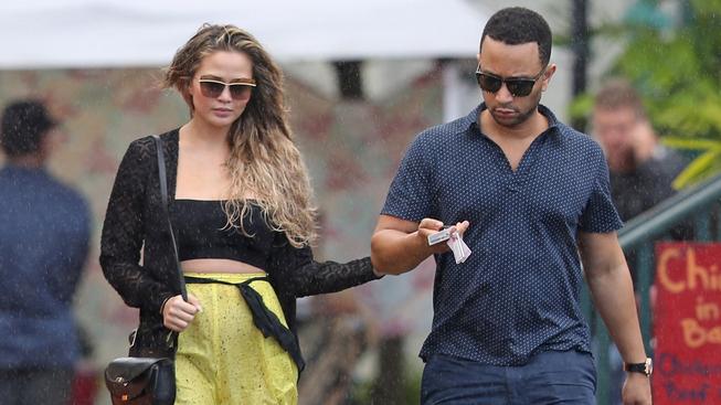 Chrissy Teigen a John Legend prozradili pohlaví svého nenarozeného miminka