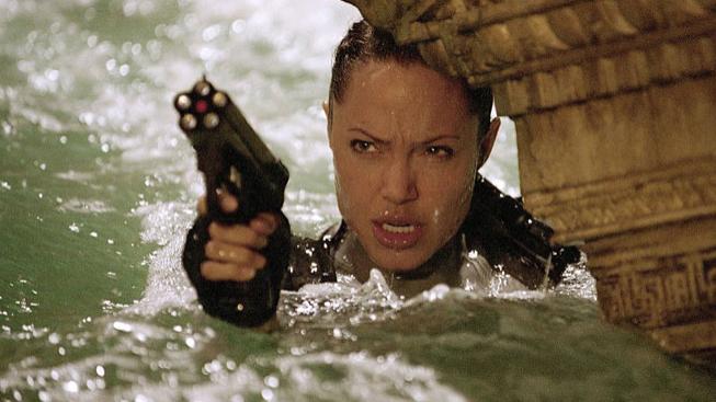 Angelina Jolie jako Lara Croft ve filmu Lara Croft - Tomb Raider: Kolébka života