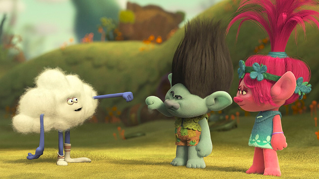 Filmové premiéry: Veselí skřítkové a účetní zločineckých organizací