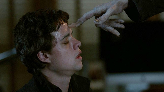 Skryté zlo, hraná adaptace animované klasiky od Disneye, a další trailery uplynulého týdne