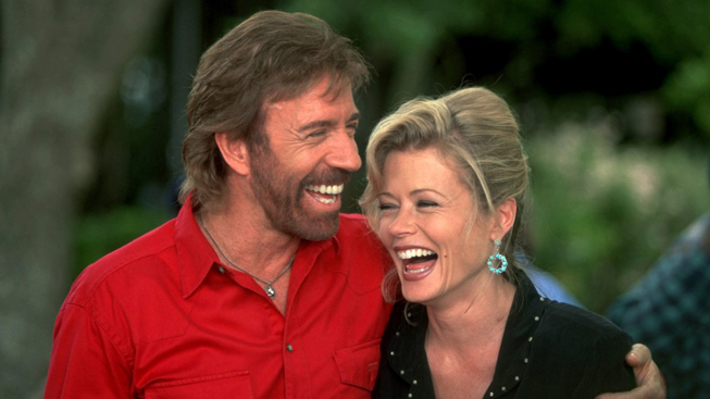 Neohrožený Chuck Norris slaví narozeniny, raději mu popřejte!