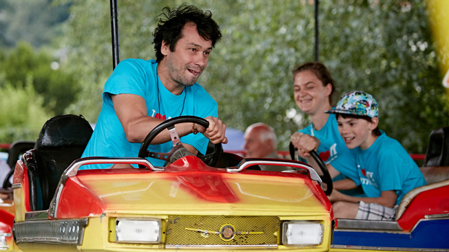 Filmové premiéry: Vodácké dobrodružství a vytuněné káry v hvězdně obsazeném Rychle a zběsile 8