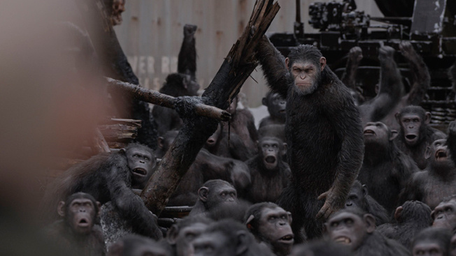 Filmové premiéry: Epická bitva o Zemi a vysloužilý playboy