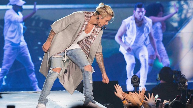 Hudební genius a věčný průserář Justin Bieber slaví narozeniny