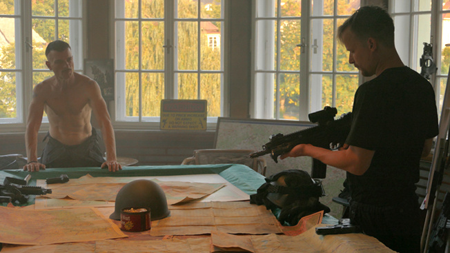 Filmové premiéry: Touha po adrenalinu a útěk z nacistického tábora