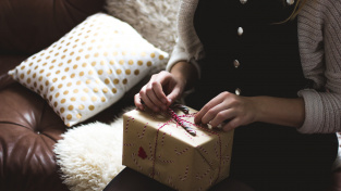 4 tipy na parádní vánoční dárek pro ženu