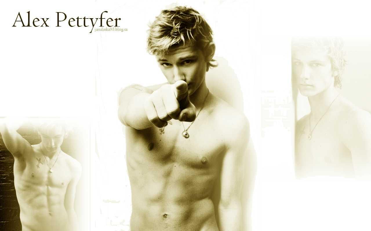 Naked Alex Pettyfer Nude.