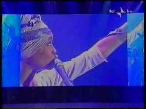 Profilový obrázek - 02.Other side of the game - Erykah Badu Live in Rome