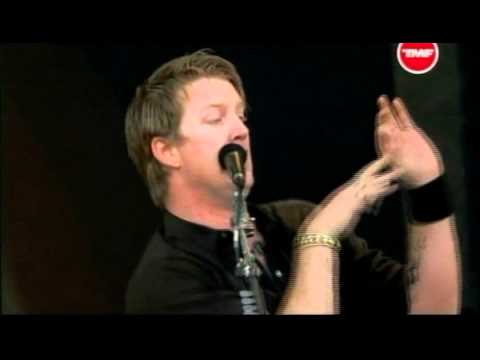 Profilový obrázek - [06] Queens of the Stone Age - Feel Good Hit of the Summer (Werchter 2007) *HQ*