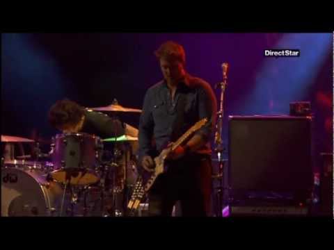 Profilový obrázek - [06] Queens of the Stone Age - The Fun Machine Took a Shit and Died (Eurockéennes 2011) *HQ*