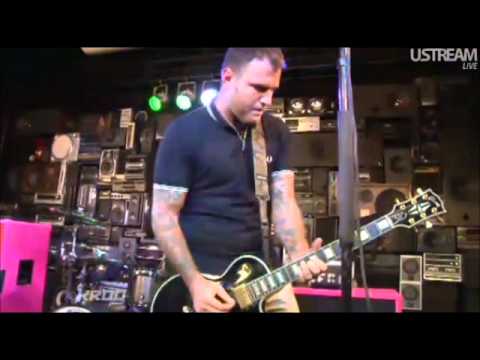 Profilový obrázek - 2/6 New Found Glory - Summer Fling, Don't Mean A Thing - Live @ KROQ (October 4, 2011)