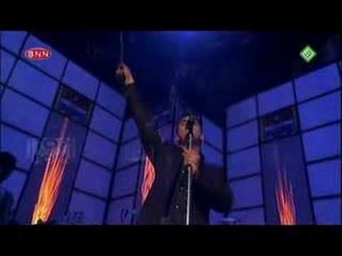 Profilový obrázek - 2002-12-13 - Robbie Williams - Feel (Live @ TOTP)