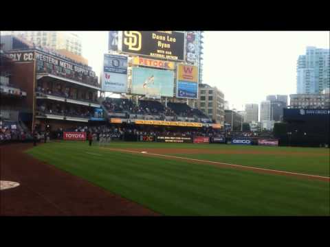 Profilový obrázek - 8 year old Dana Lee Ryan sings National Anthem at Petco Park San Diego Padres