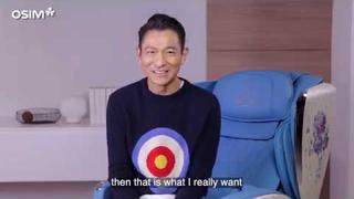 Andy Lau odpovídá fanouškům na otázky.