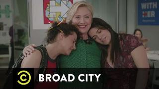 Broad City - Hello, Hillary