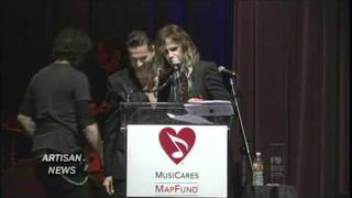 DEPECHE MODE DAVE GAHAN HONORED BY STEVEN TYLER WITH MAP AWARD 
