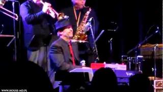 Hugh Laurie dances on stage with The Band From TV